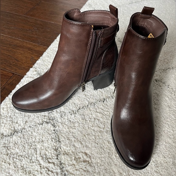 Brown Booties (Size 7) - Picture 2 of 8